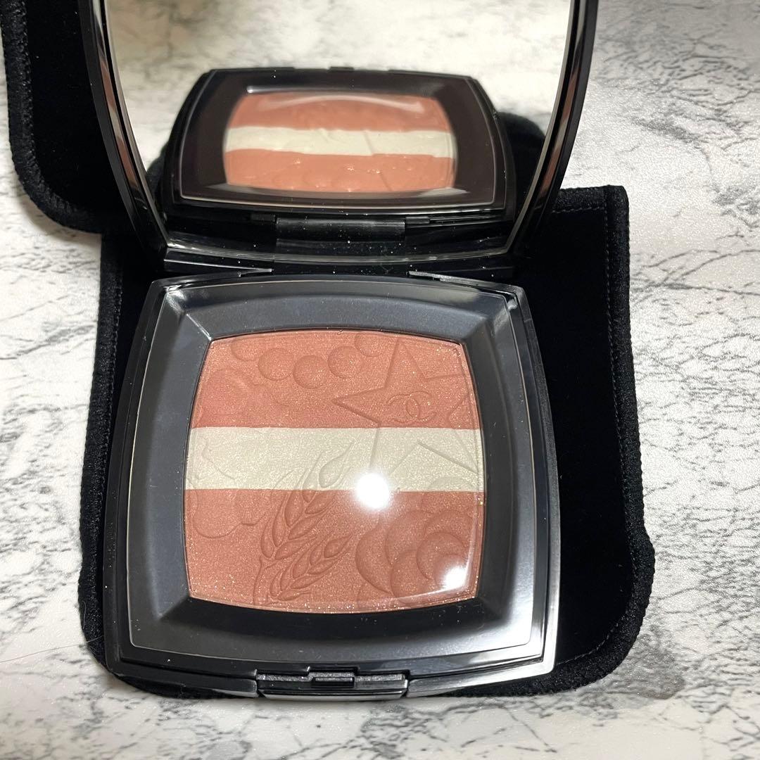 限定品シャネル　チークカラー＆ハイライター 　レ　シーニュ　ドゥ　シャネル998