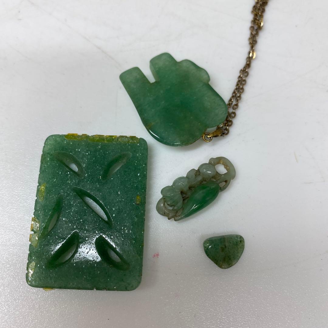 本翡翠　ネックレストップ　82g（箱の重さ込）　東さ7-0219①