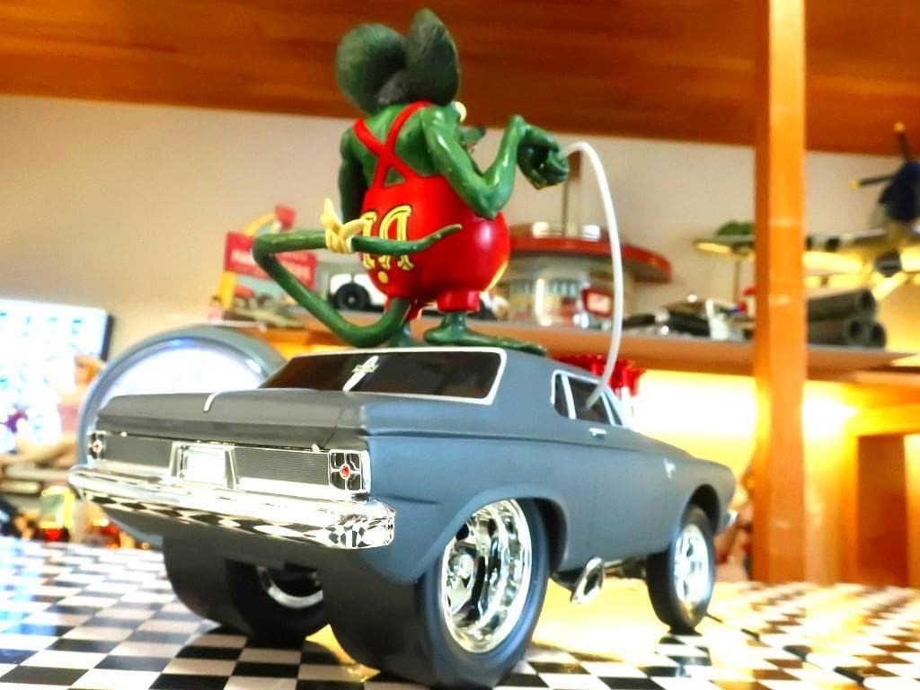 1/18 ラットフィンク ホットロッド プリマス サボイ SAVOY '63