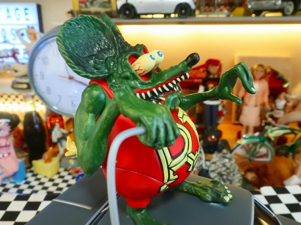 1/18 ラットフィンク ホットロッド プリマス サボイ SAVOY '63