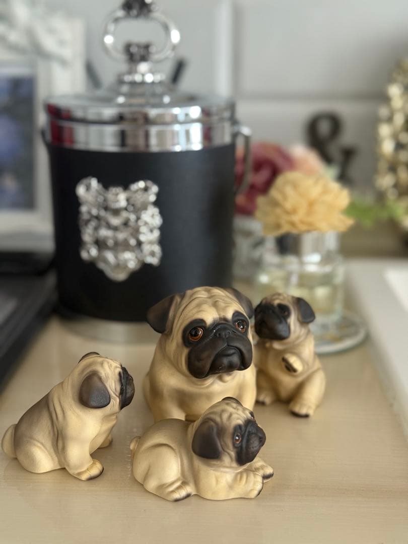 【イタリア　ドマン製】パグ フィギュリン 親子4体セット　陶器　置物Demain