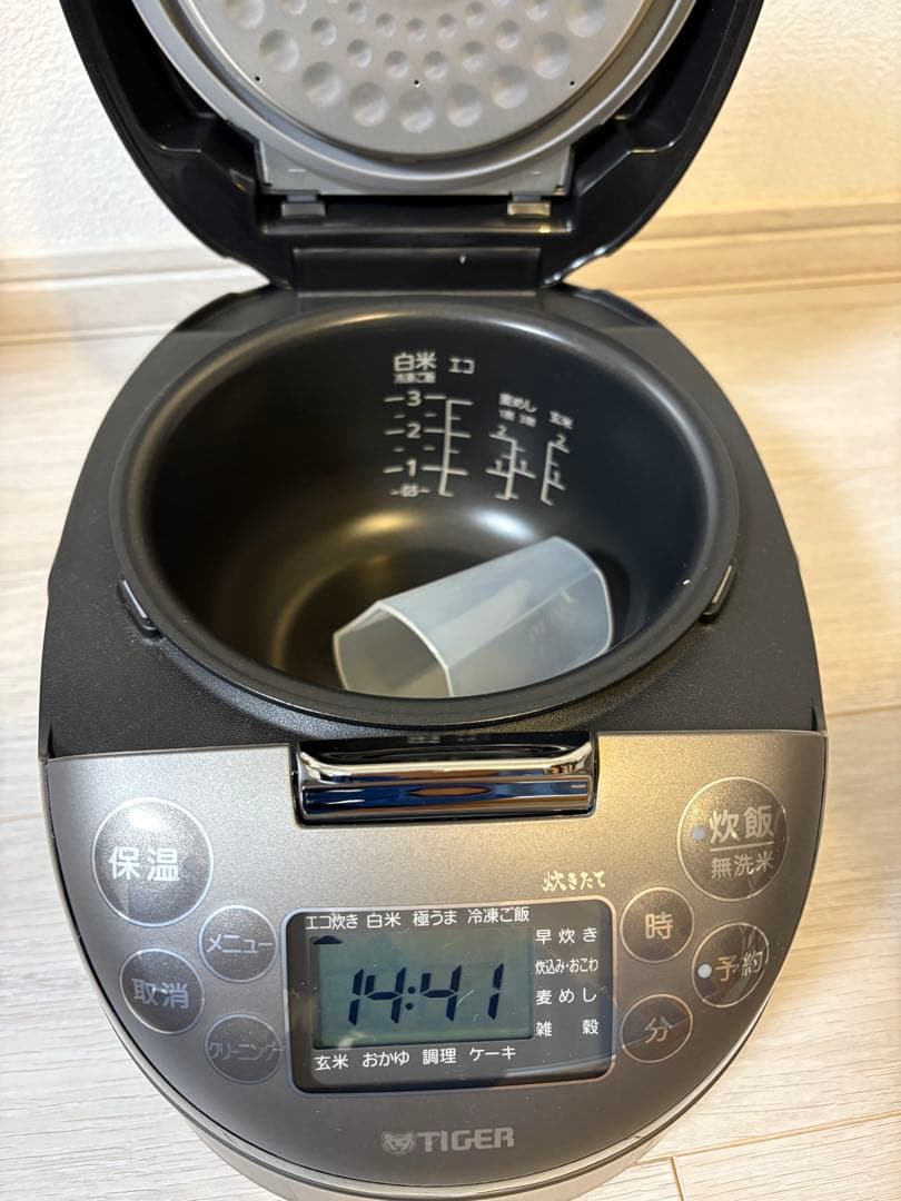 TIGER JPF-G05 炊飯器 ブラック