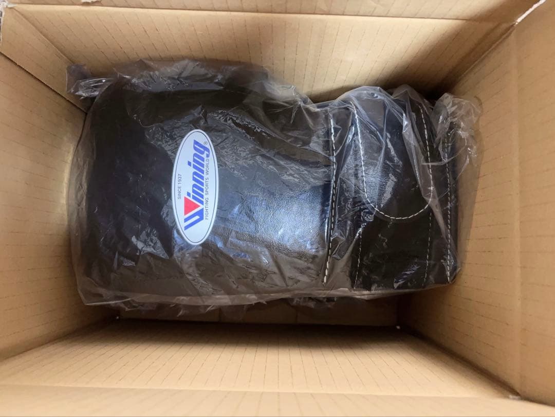 ウイニング　ボクシング　グローブ　16オンス　黒