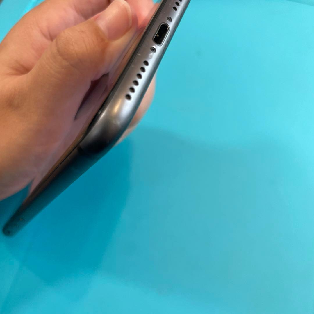 iPhone8 64GB スペースグレイ