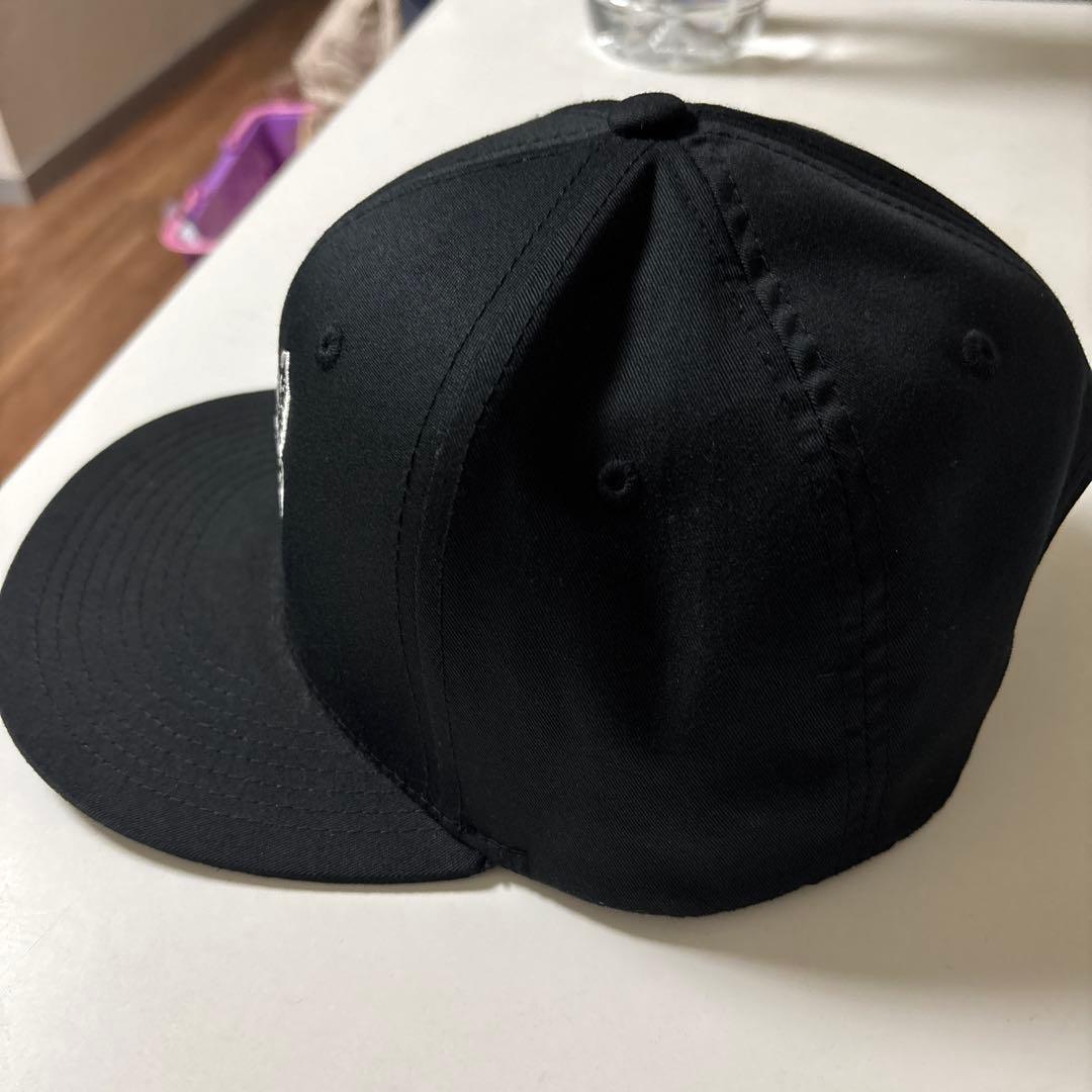 HIDE AND SEEK ブラックベースボールキャップ　インディアンス