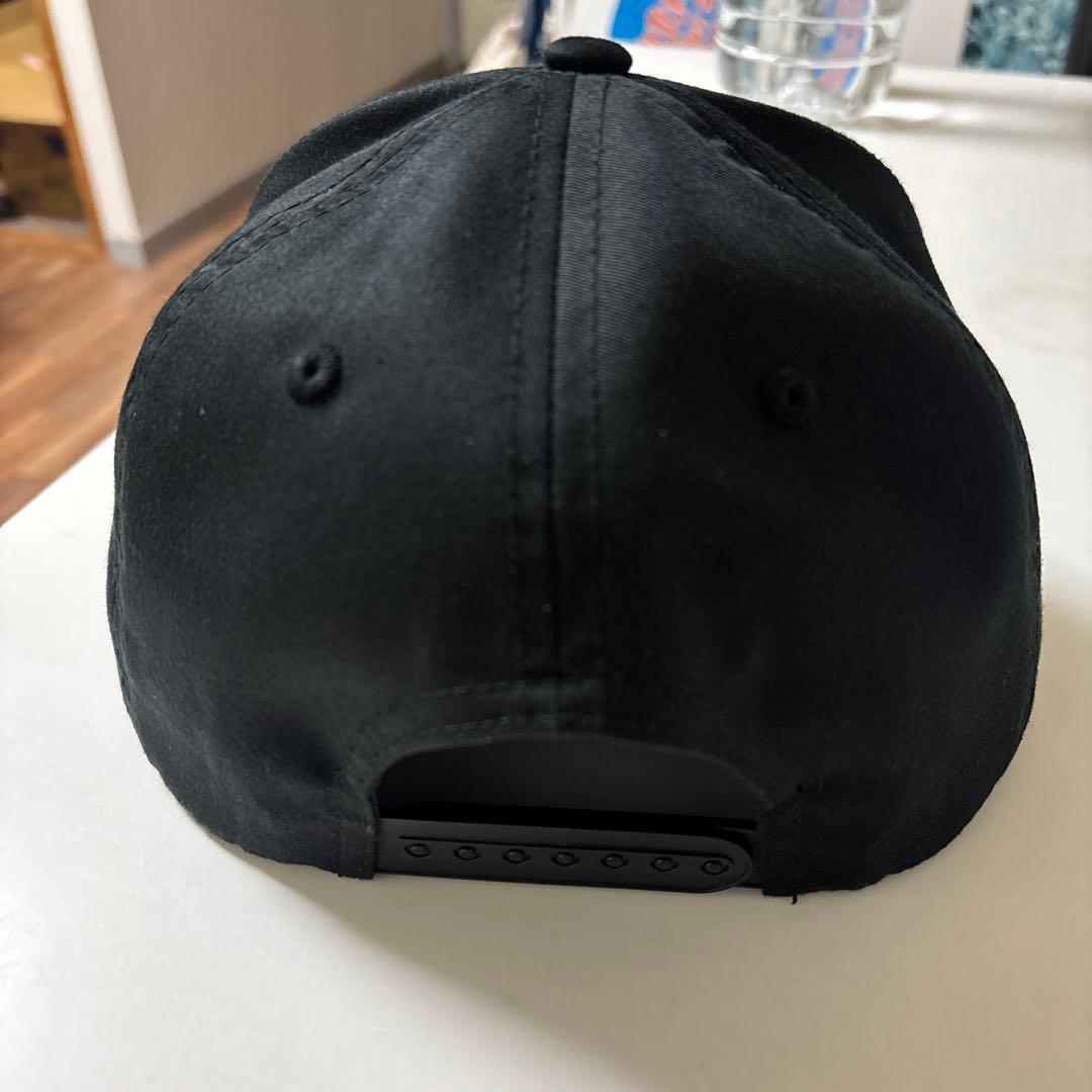 HIDE AND SEEK ブラックベースボールキャップ　インディアンス