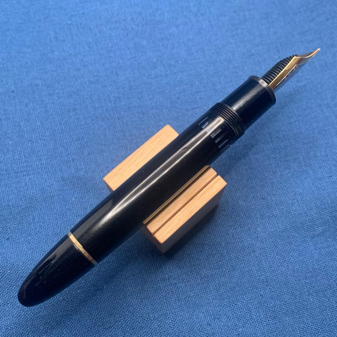 良品　モンブラン　149 中白18K F ヘミングウェイ　マイスターシュテュック