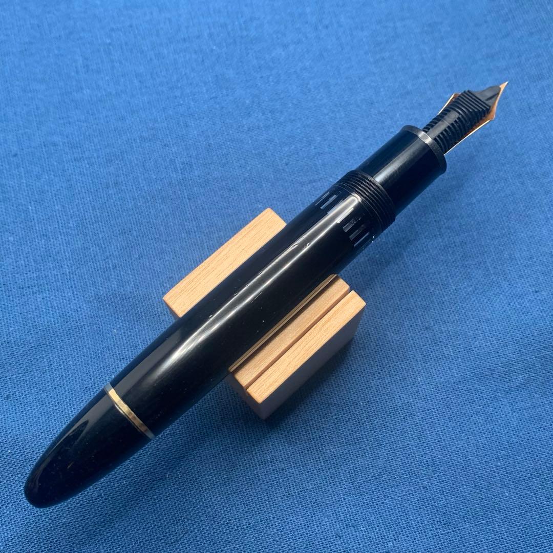 良品　モンブラン　149 中白18K F ヘミングウェイ　マイスターシュテュック