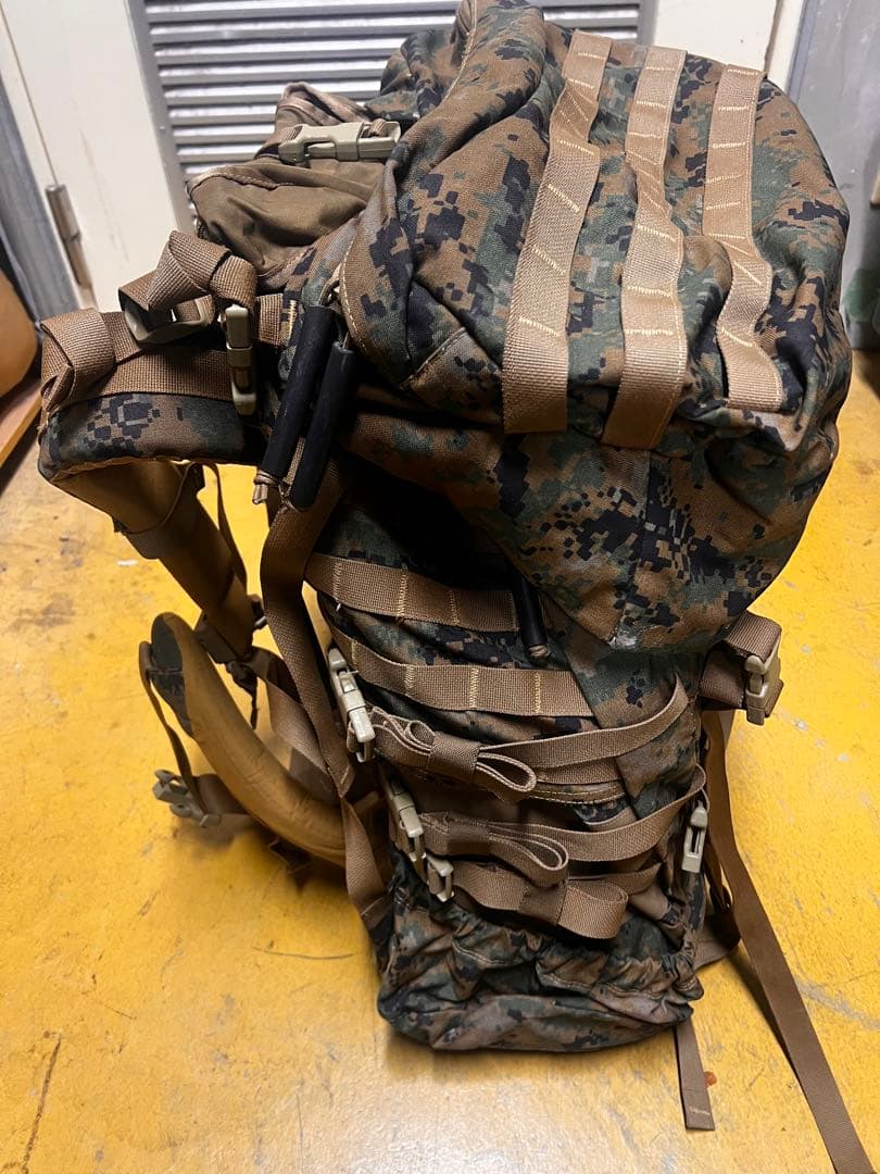 実物米海兵隊 100L超バックパック 大容量 モールシステム だいぶ赤字です。。