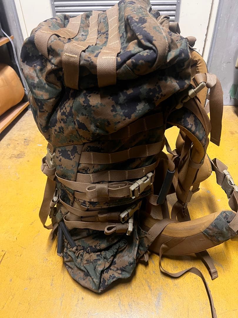 実物米海兵隊 100L超バックパック 大容量 モールシステム だいぶ赤字です。。