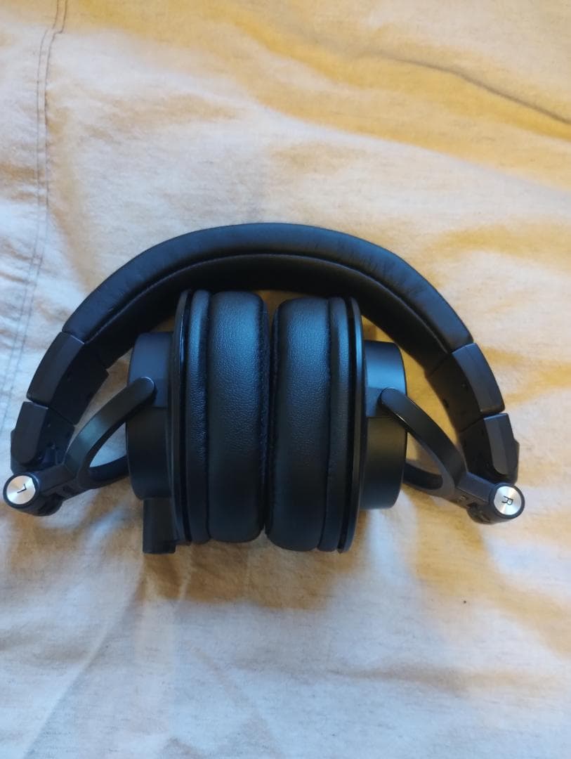 オーディオテクニカ 有線ヘッドホン ブラック 箱・収納ケース付 ATH-M50x