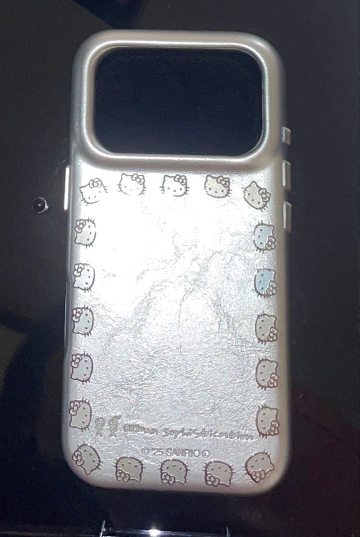Urban SophisticationハローキティiPhoneケース17pro