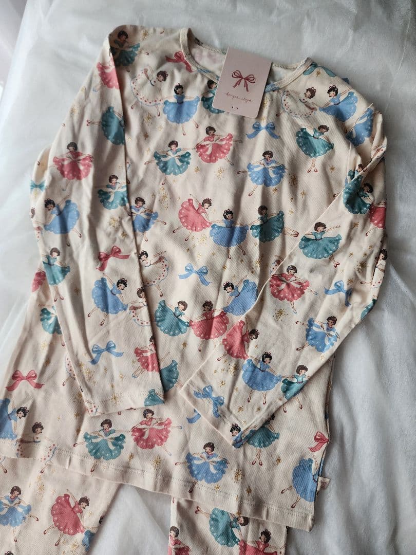 新品　コンゲススロイド　バレリーナ　セットアップ　5-6Y パジャマ　肌着