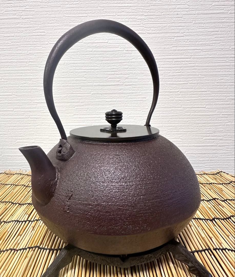 未使用、山形水沢 菊池浄慶作 １８型糸目肌　南部鉄瓶　南部鉄器　鉄瓶　調理器具