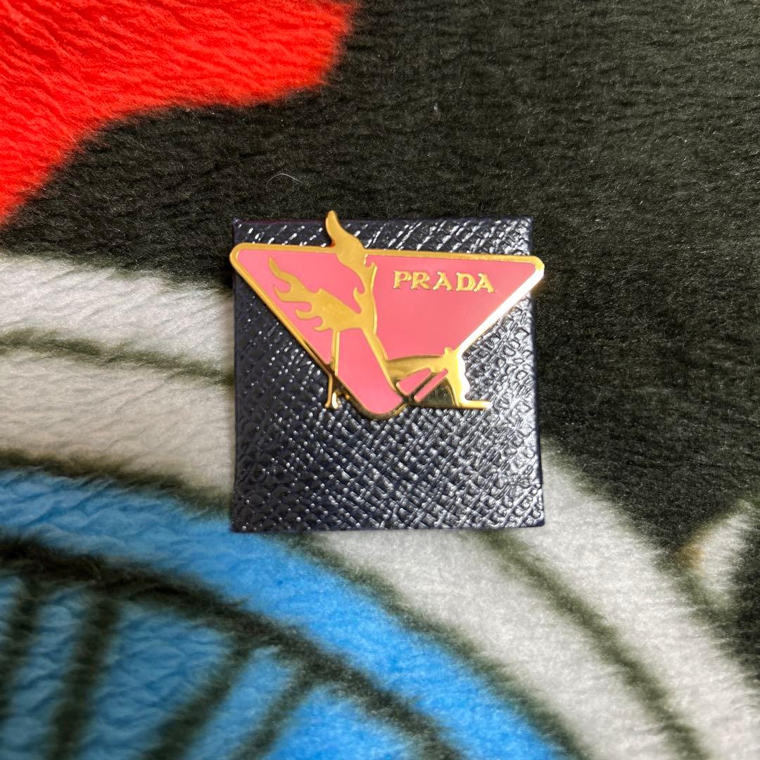 【新品未使用・値下げ交渉可］PRADA ピンブローチ3点セット