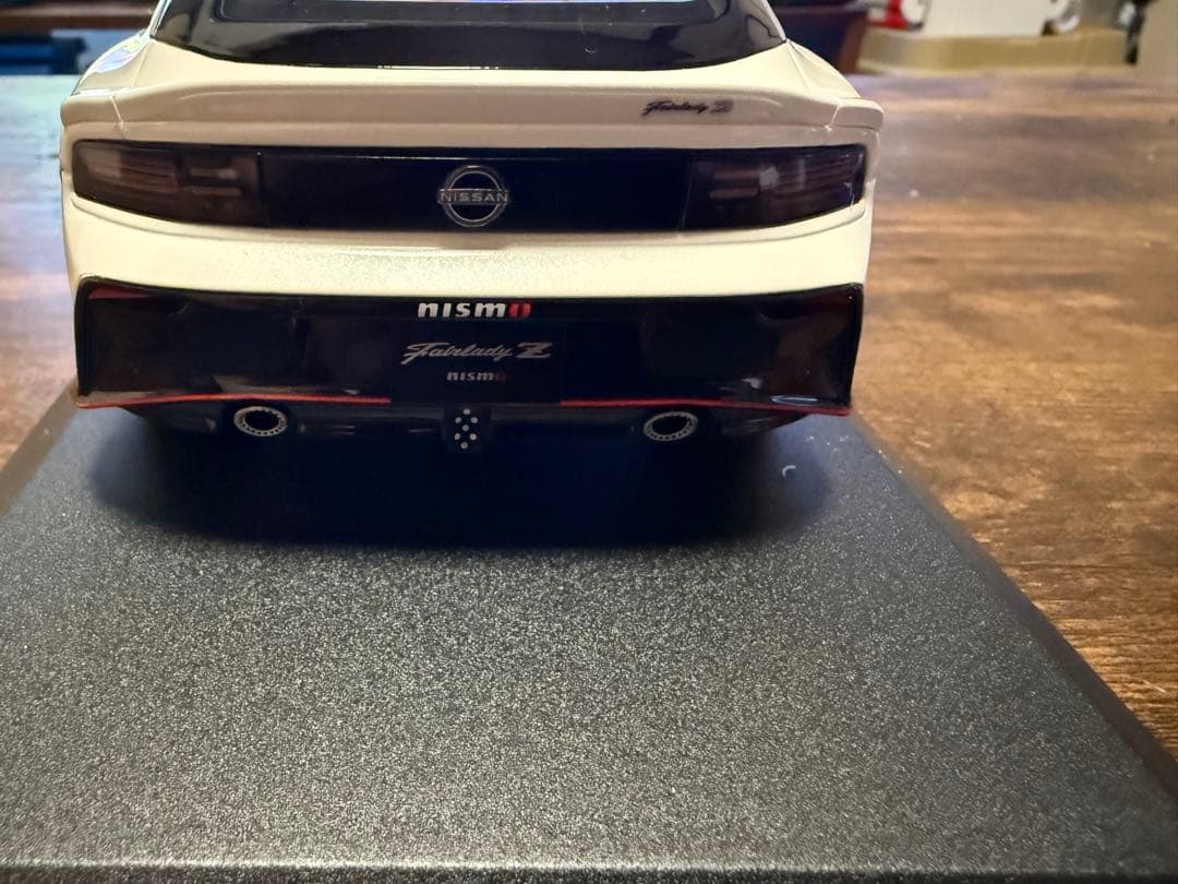 京商 1/18 日産 フェアレディ Z ニスモ (ホワイト) ミニカー