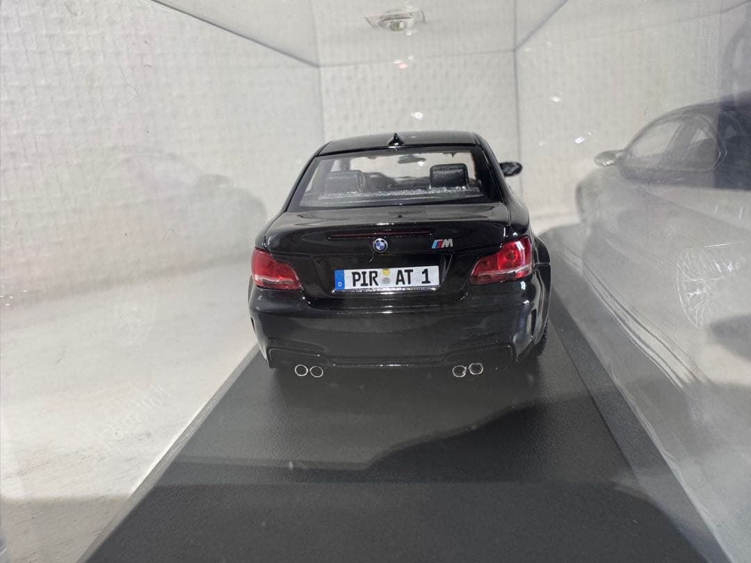 BMW 1er M Coupé ミニカー ブラックメタリック1/43