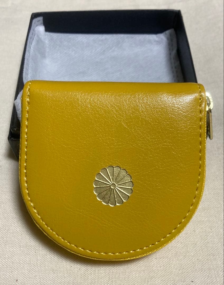 新品未使用　皇居小銭入れ　黄色ケース