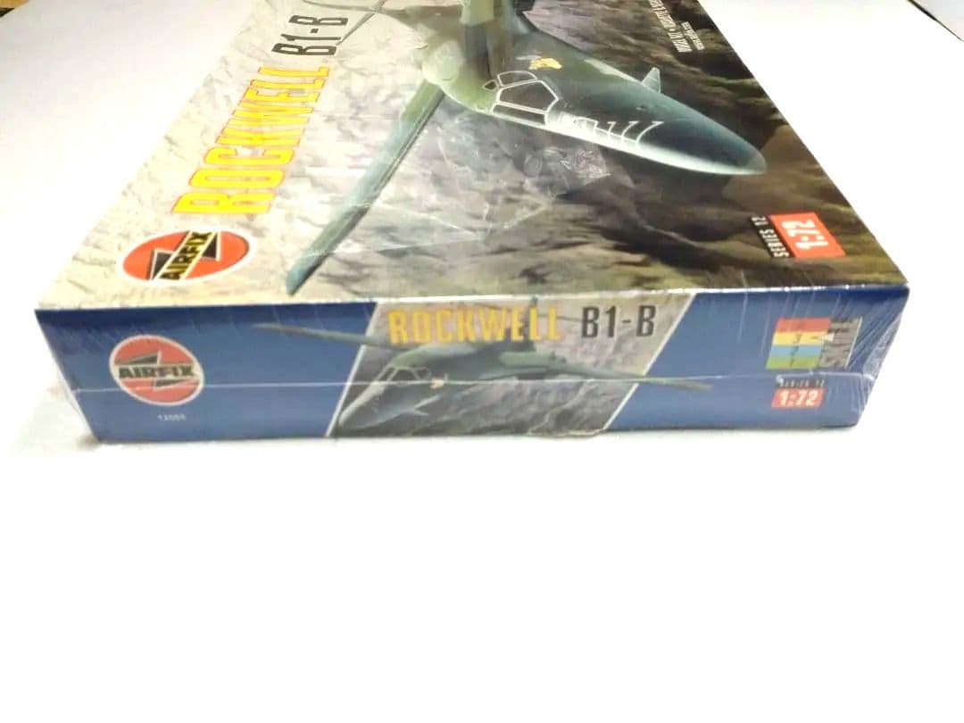 1/72ロックウェルB-1B可変翼超音速戦略爆撃機 飛行機プラモデル【レア商品】