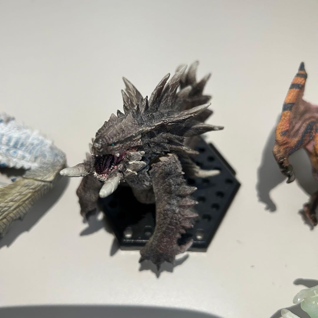 モンハンフィギュア5体セット クシャ ラギア アカム ティガ バンキン アマツ