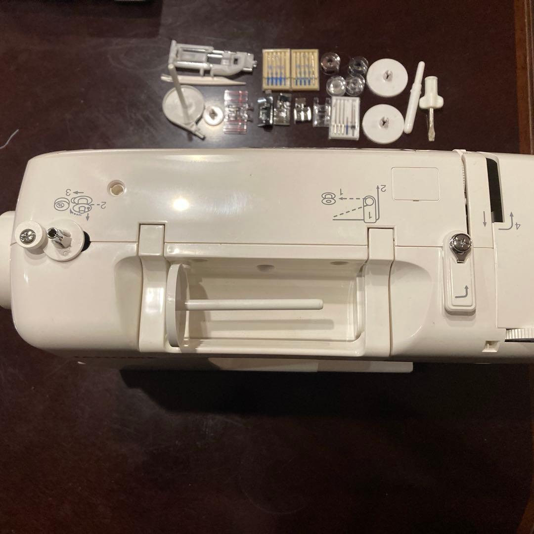 ジャノメ　JANOME PURVOA A8000型　コンピューターミシン