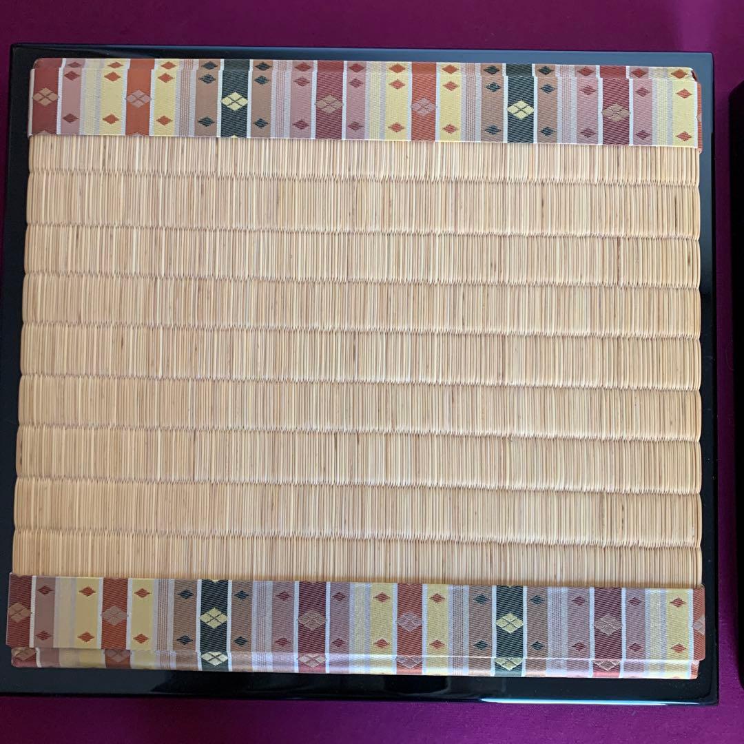 雛人形 親王台込み　伝統的な衣装 約30cm