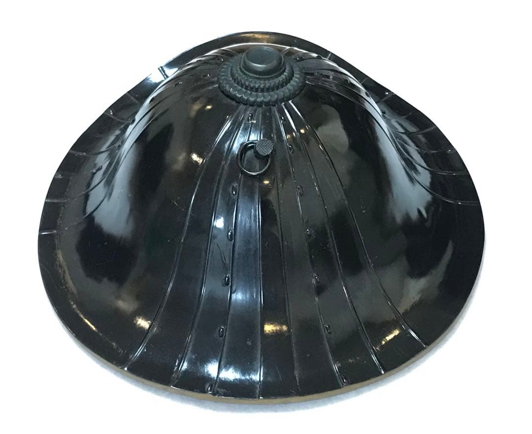 陣笠　丸に違い鷹の羽紋