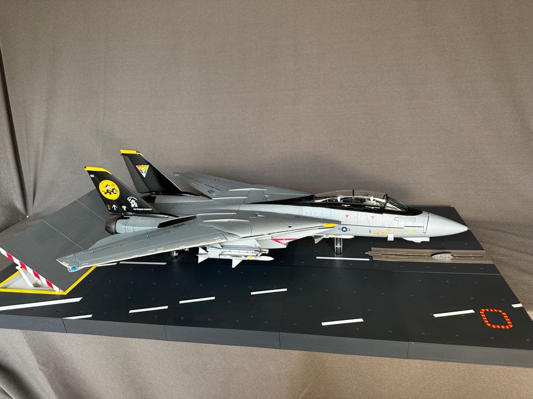 アシェットF-14 トムキャット 1/32 スケールモデル