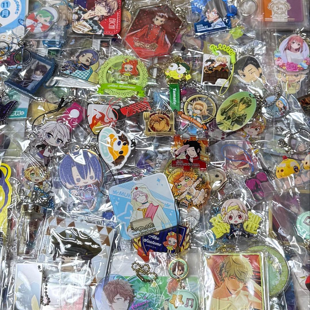 アニメ・キャラクター系グッズ キーホルダー まとめ売り 約1111点セット