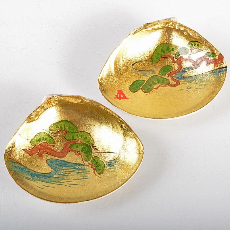 茶道具　塗師　中村宗哲作　老松蒔絵　蛤香合　裏千家十五代鵬雲斎極箱　MR5268