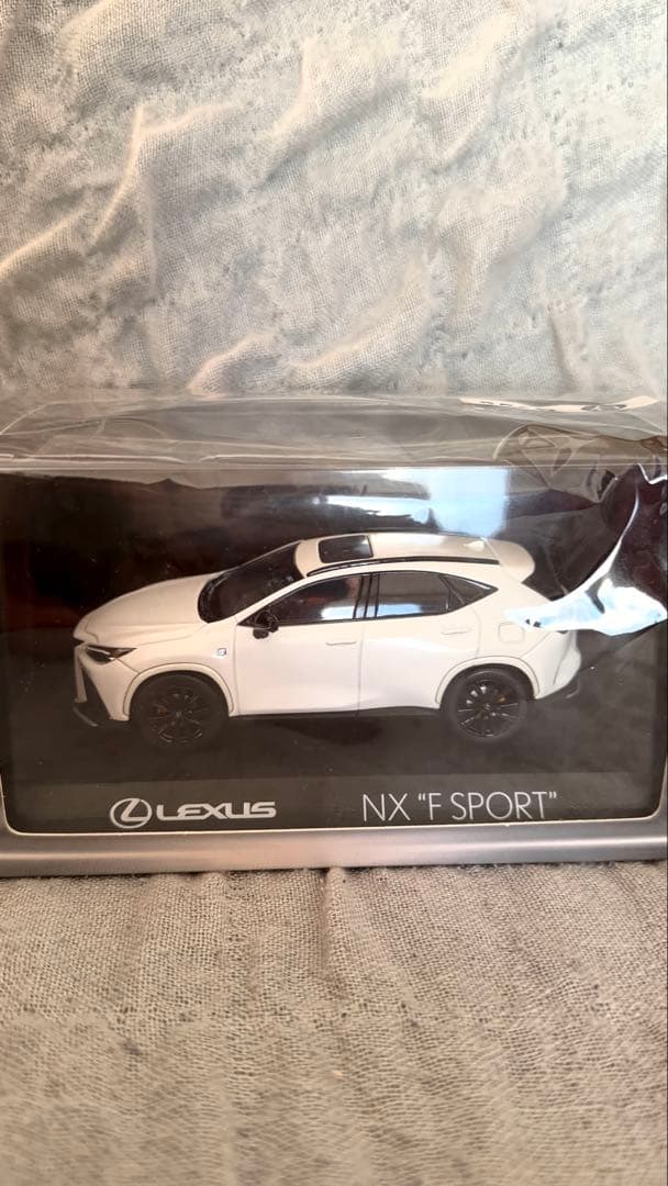 Lexus NX350hF SPORT ホワイトノーヴァ ミニカー