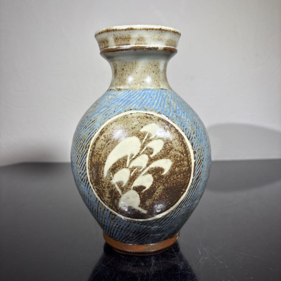 真作　人間国宝　島岡達三　地釉象嵌草花文壷