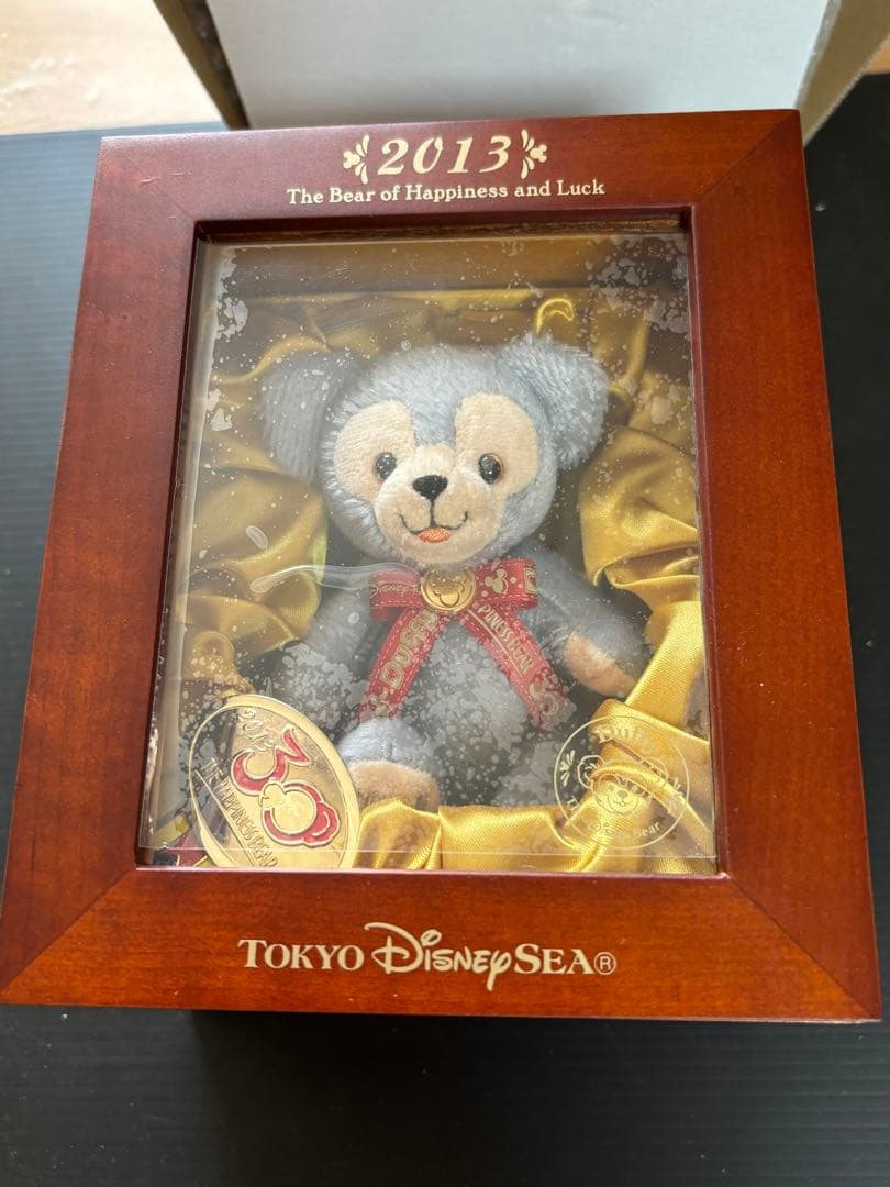 超激レア❣️未使用保管❣️ダッフィー30周年記念 木箱入りぬいぐるみ 元箱あり