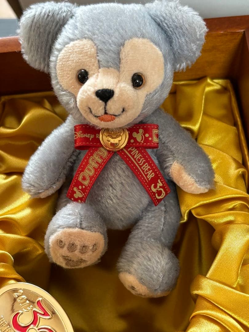 超激レア❣️未使用保管❣️ダッフィー30周年記念 木箱入りぬいぐるみ 元箱あり