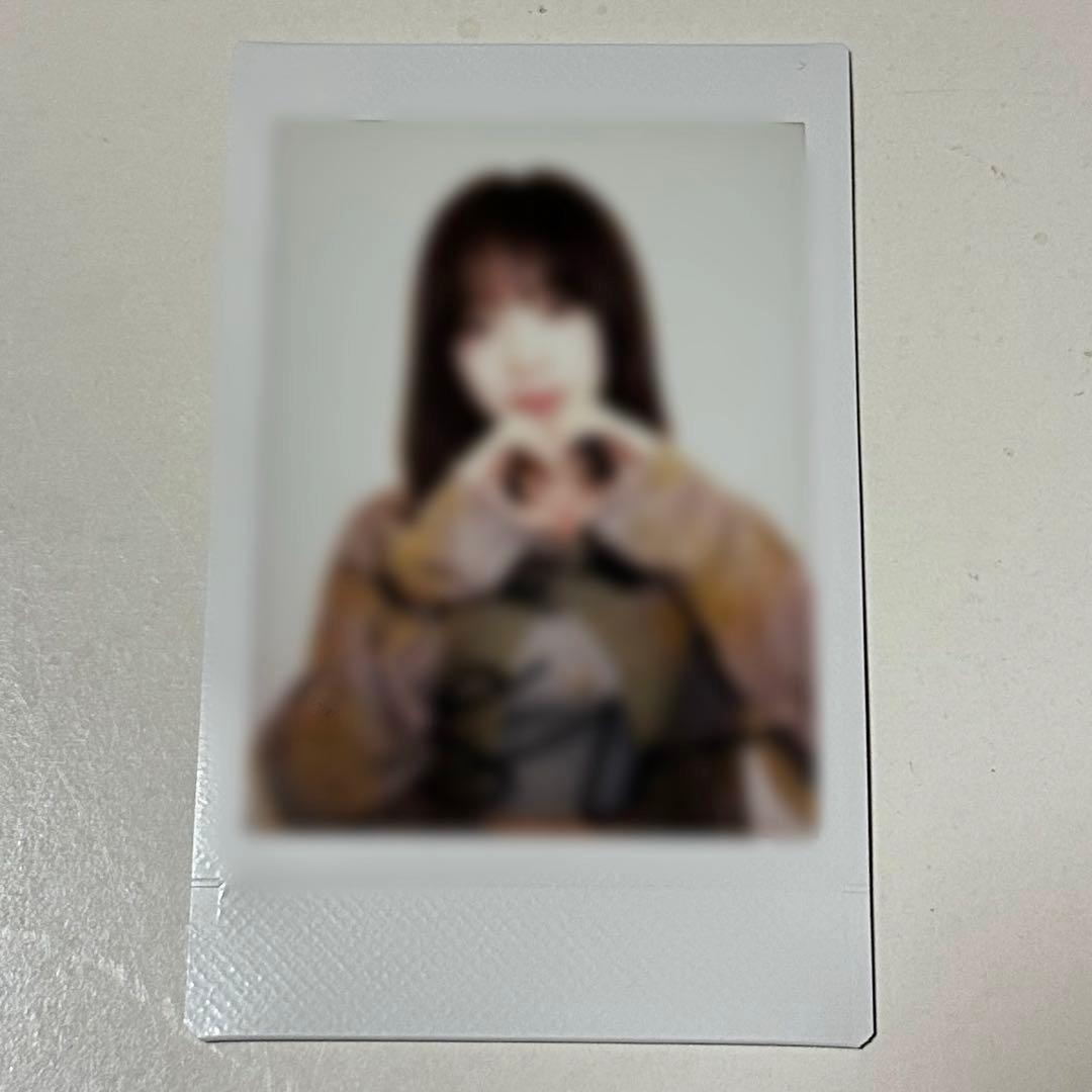 Billlie ハルナ サイン ポラロイド