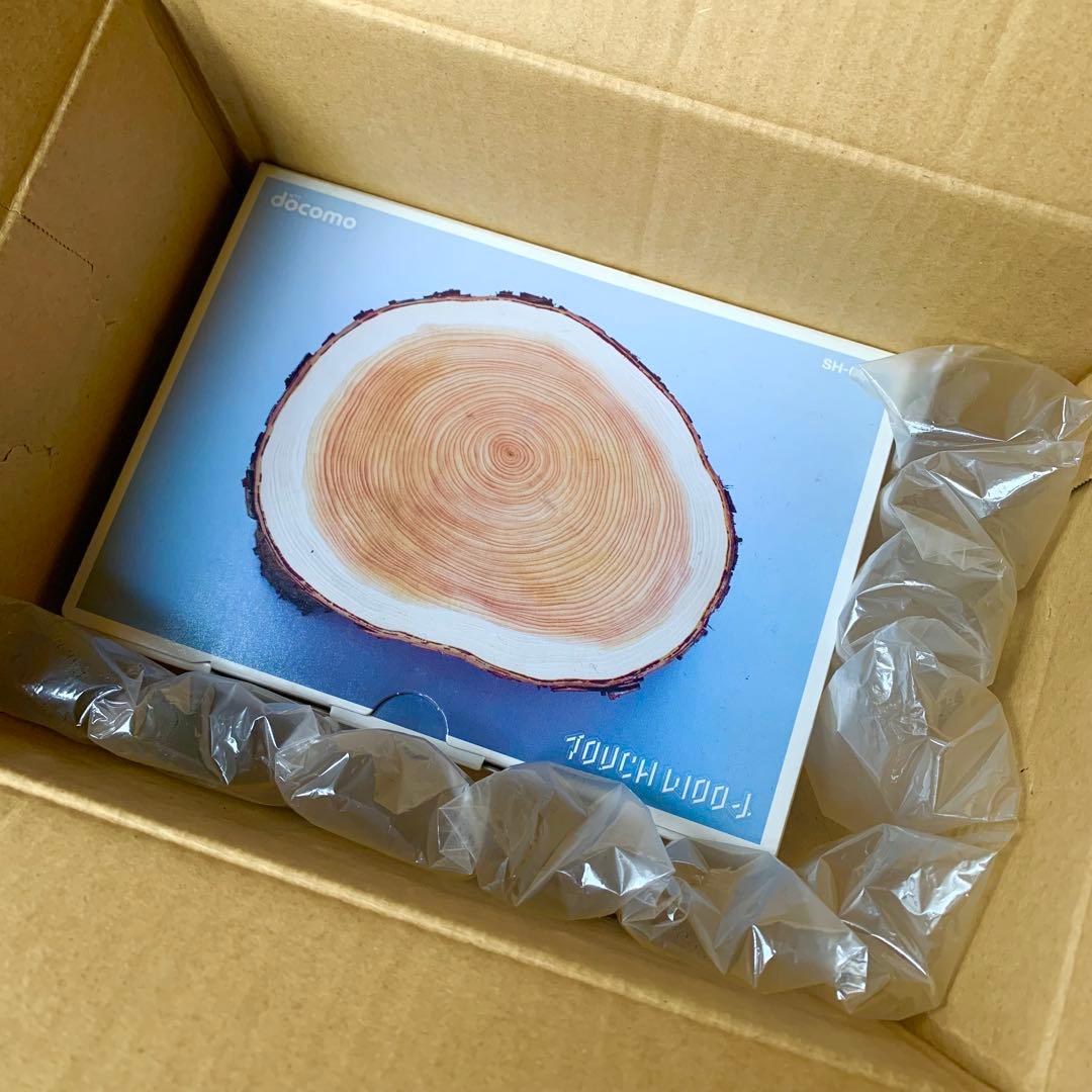 【ほぼ未使用品】　限定生産品　docomo TOUCH WOOD SH-08C