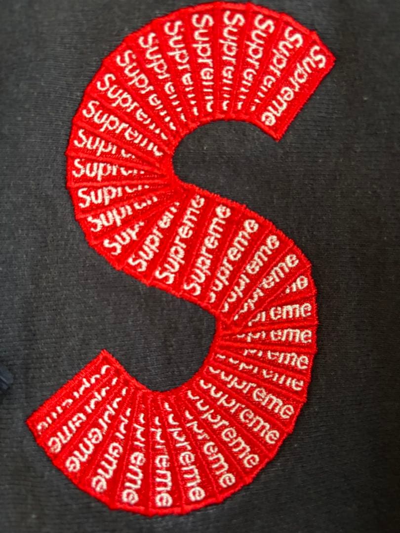 Supreme ネイビーパーカー Sロゴ刺繍