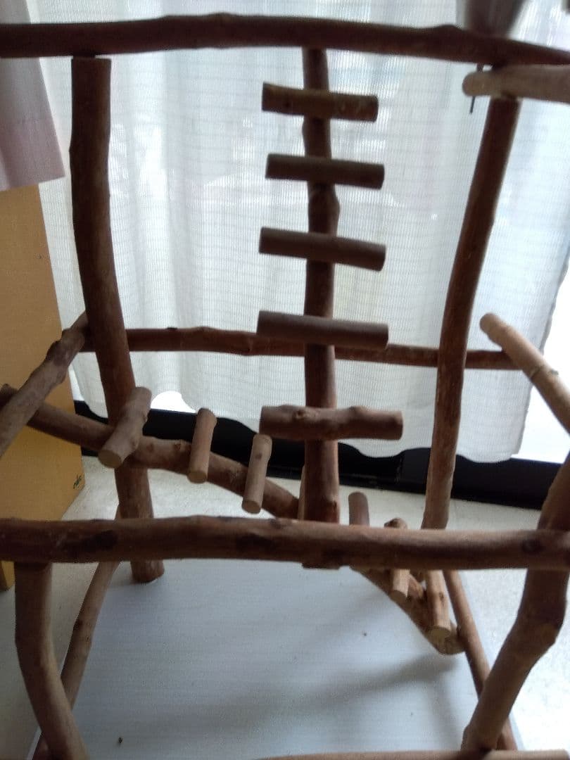 オウム　ヨウム　ハッピーケース木製鳥用スタンド 餌入れ付きバードアスレチック