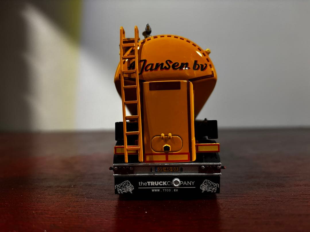 交渉済　WSIMODELS 「A Jansen bv」バルクトレーラー　DAF