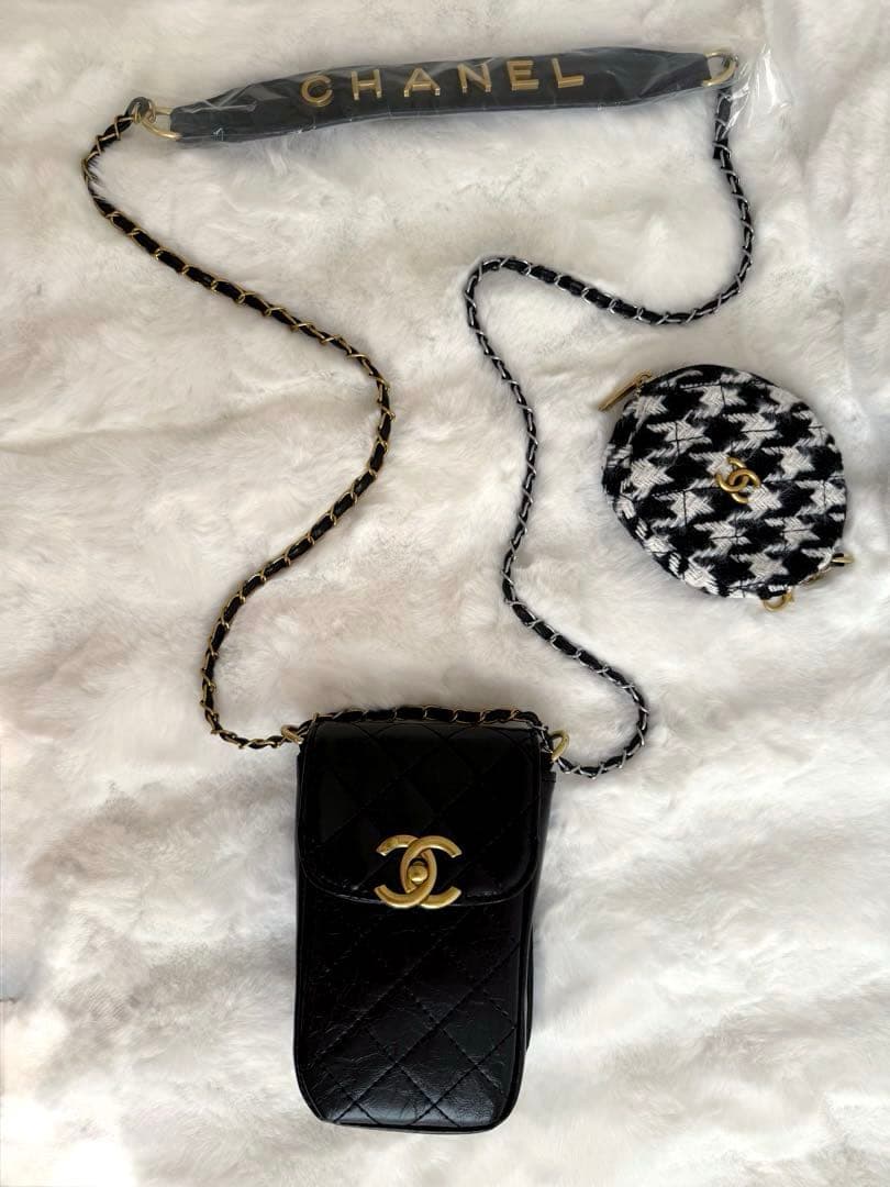 シャネル ノベルティ スマホショルダーバッグポ－チセット