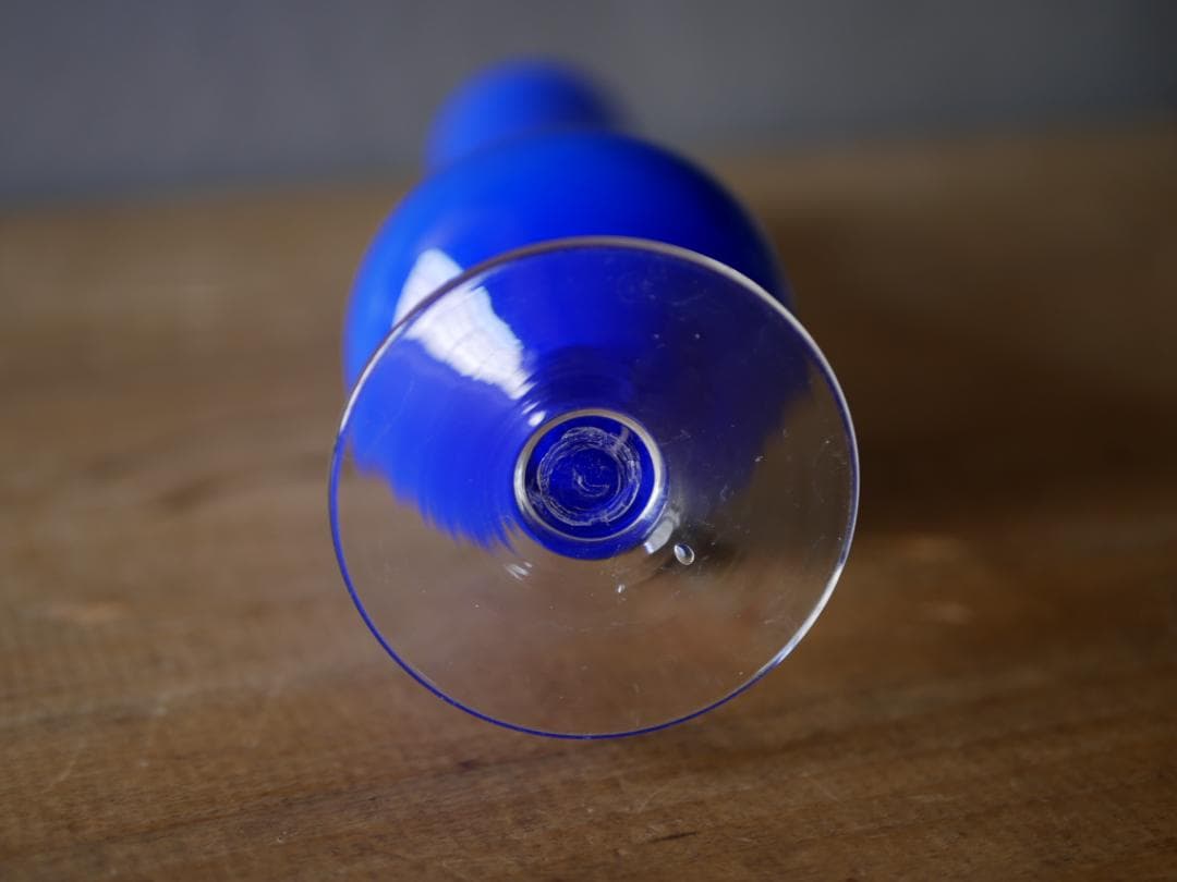 ロイヤルブルーのフラワーベース　フランスヴィンテージ　ブロカントのある暮らし