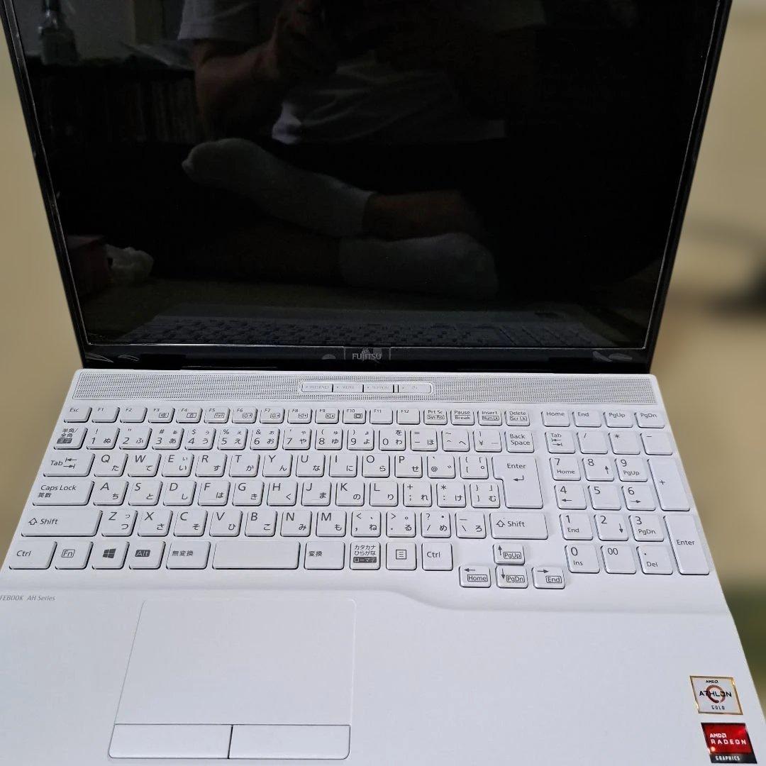 FUJITSUノートパソコンホワイト