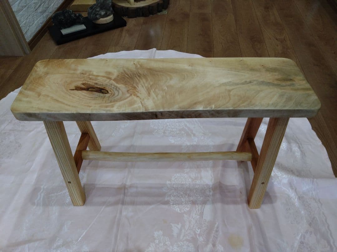 楠（くす）のベンチ86　いい楠の一枚板で杢目が大変綺麗　重さも3.6kgと軽量❕