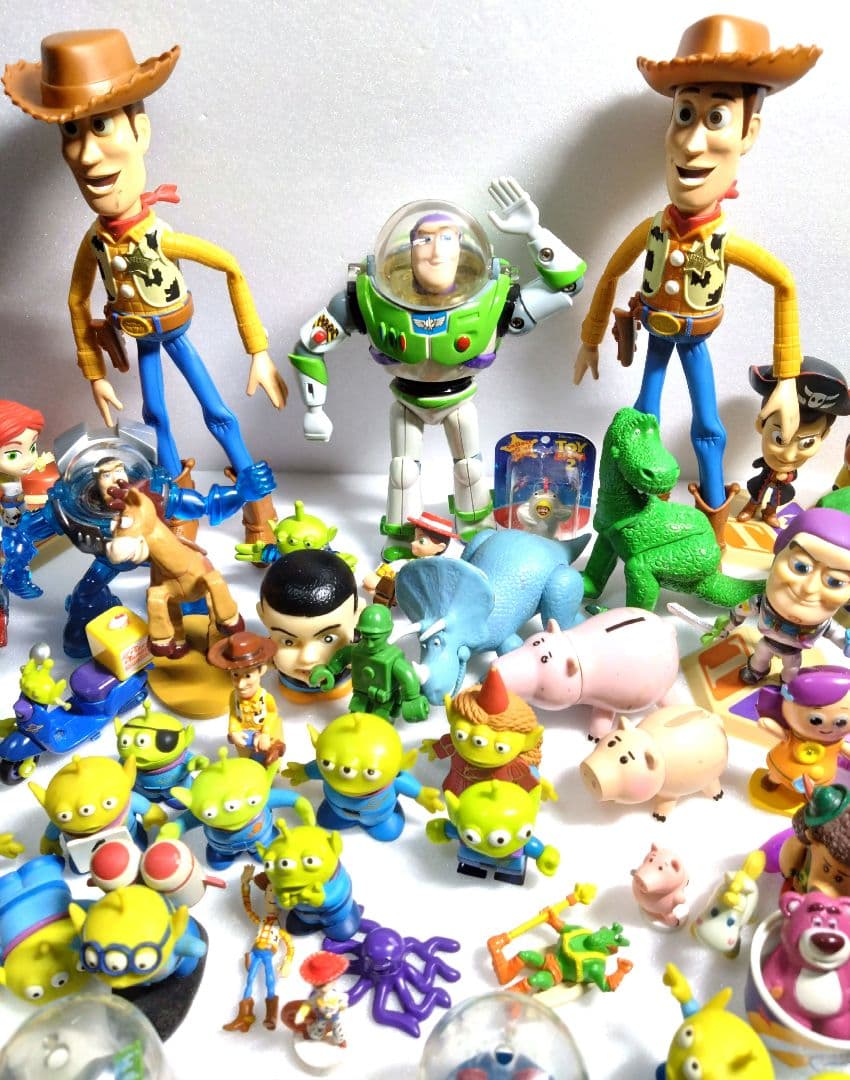 トイ・ストーリー フィギュア 大量