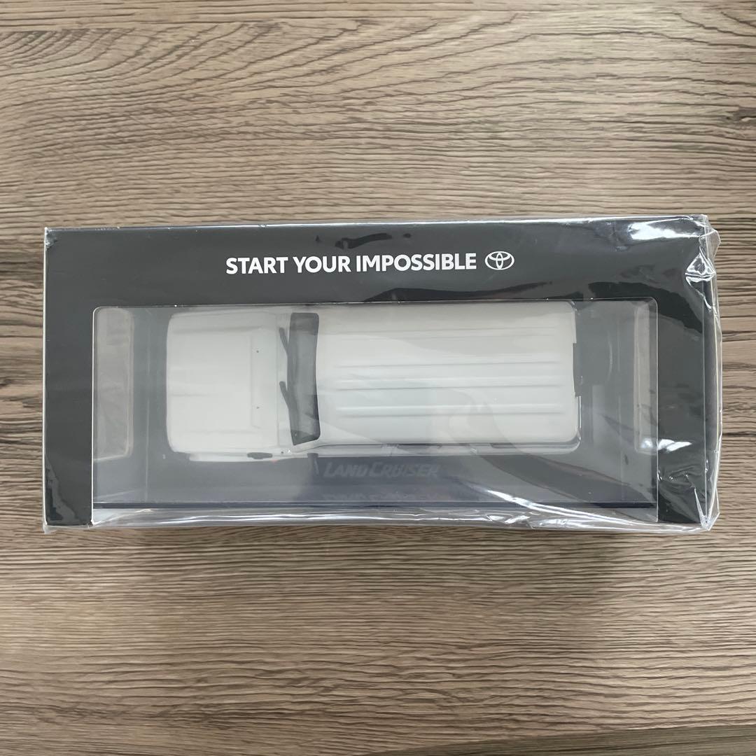 ランドクルーザー70ミニカー　「30分の1スケール」　非売品