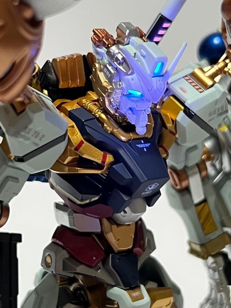 ガンプラ HG 1/144 赤いガンダム 塗装完成品