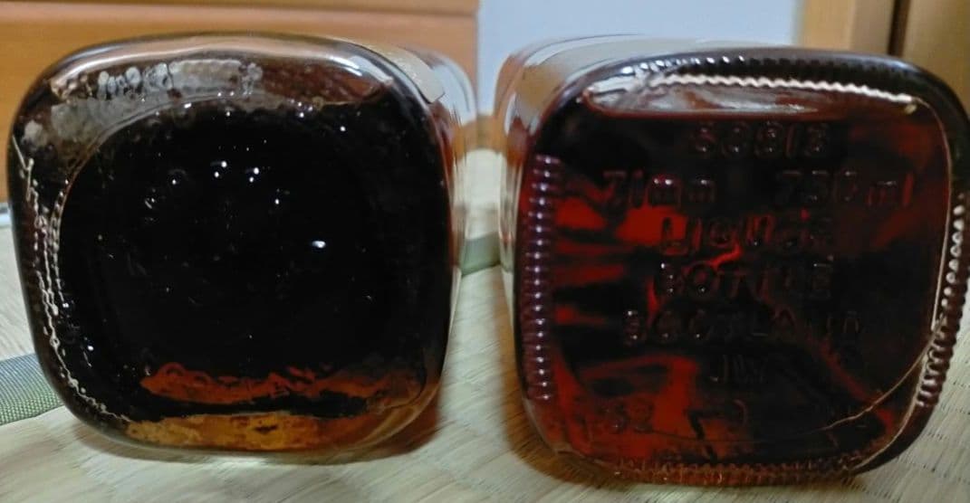 推定1970年代流通 ジョニーウォーカー特級ブラック(下3行ラベル)＆レッド