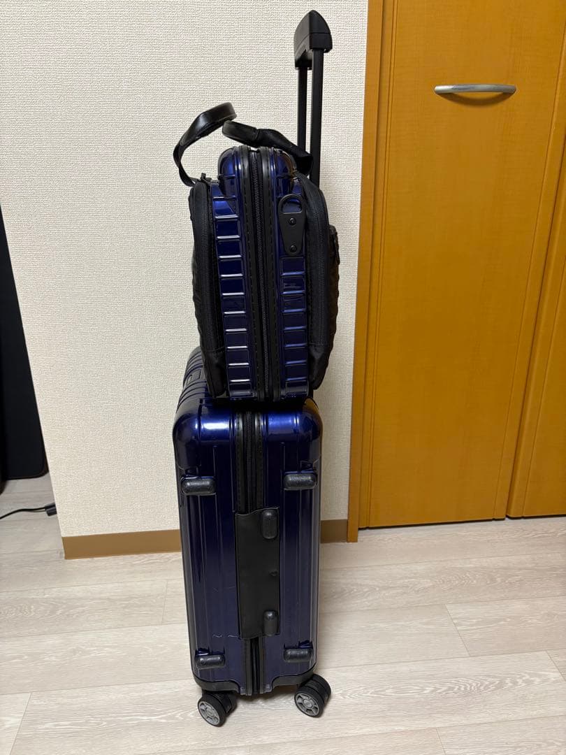リモワ ルフトハンザ　RIMOWA サルサ　機内持ち込み サイズ　ビジネスバック