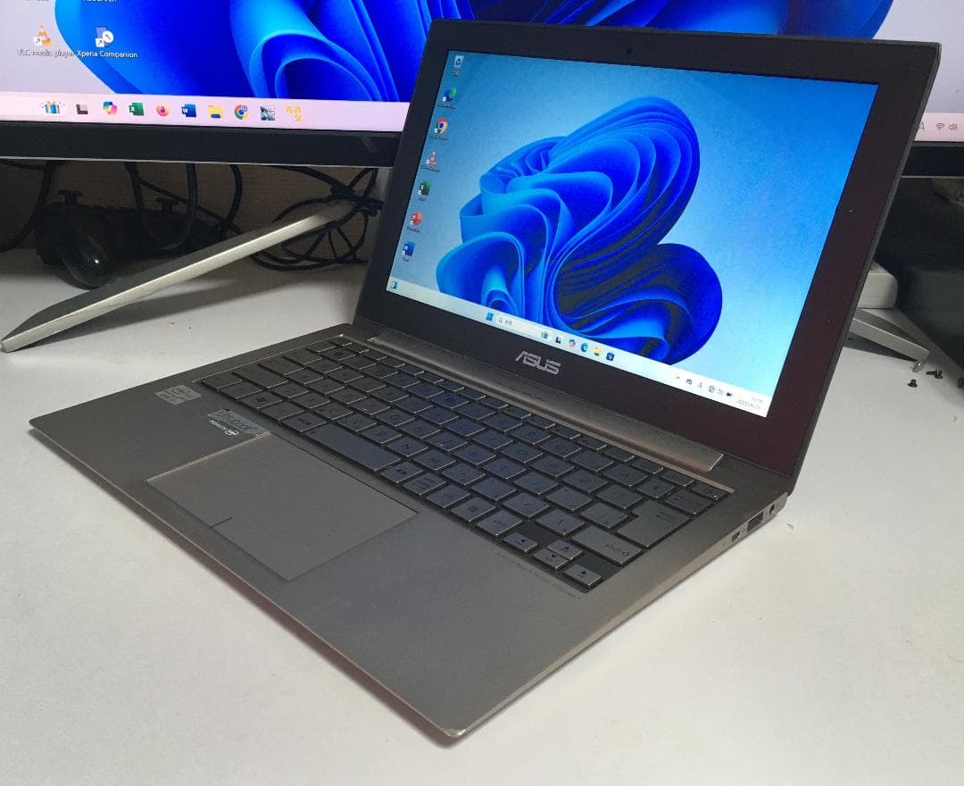 ZENBOOK UX21E Core i7 Windows11 Wi-Fi難あり