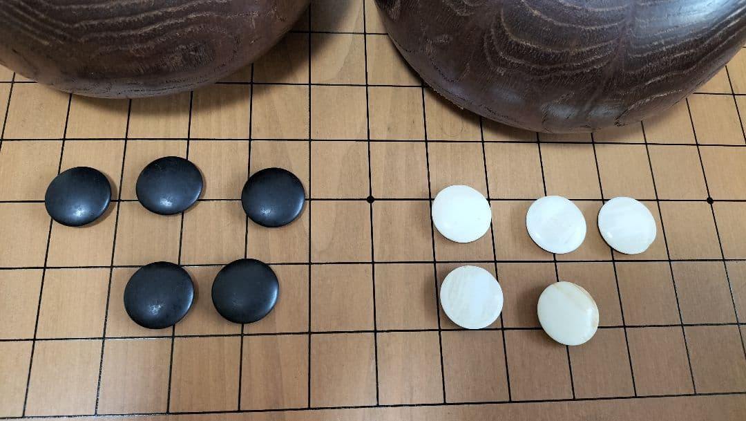 超高級碁盤　希少蛤碁石　購入80万円 新榧脚付き 碁盤柾目 重量約18.6kg